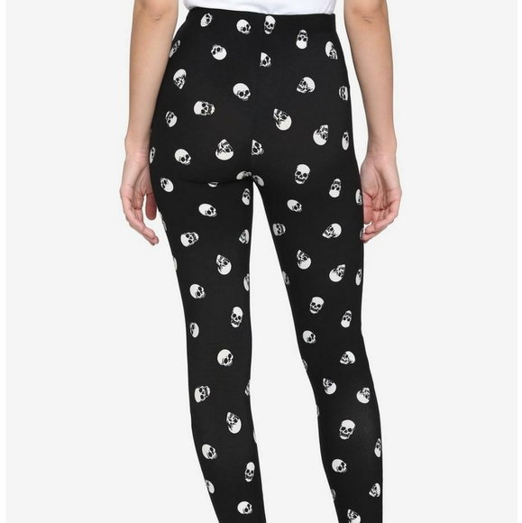 allover skull print - Picture 2 of 2